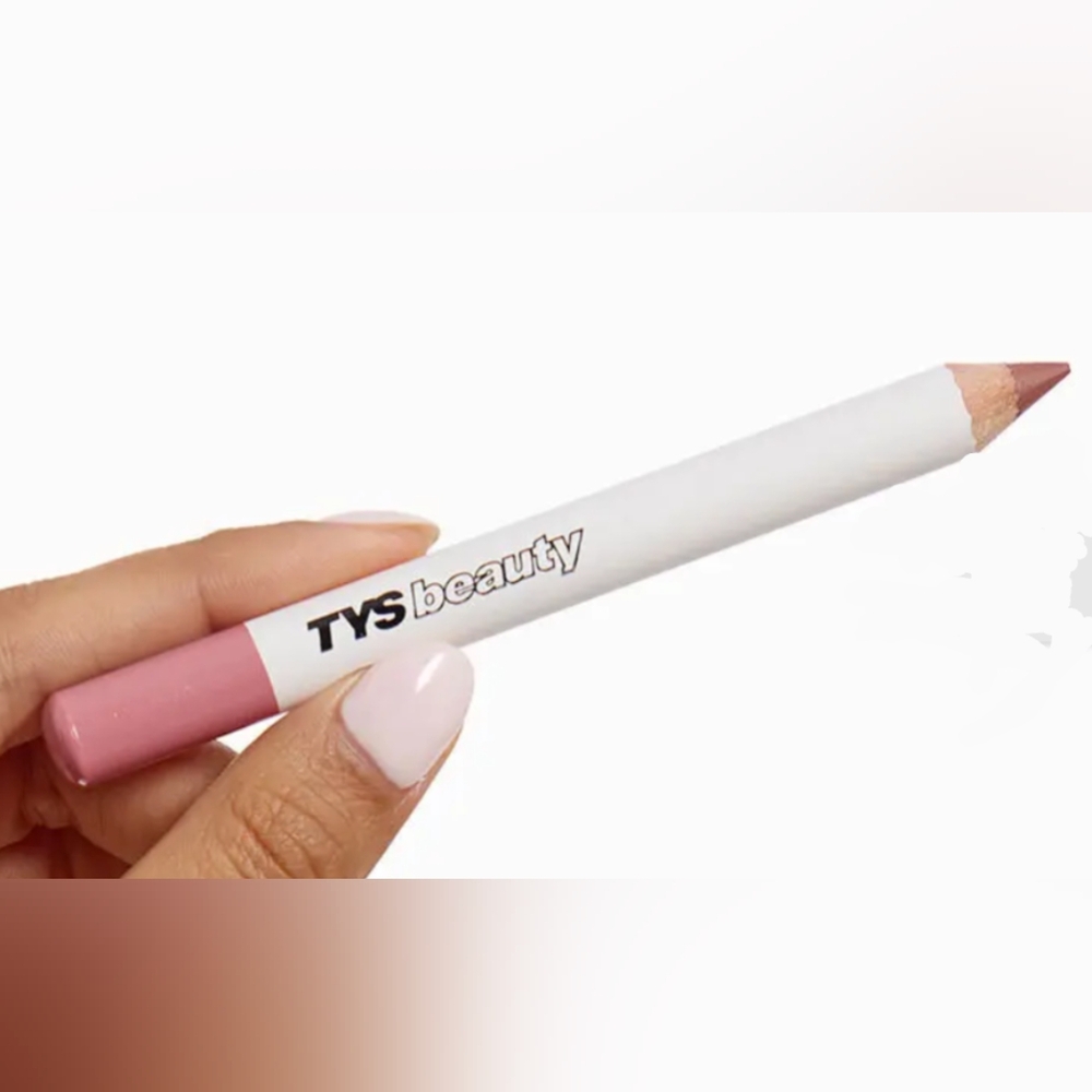 5/75$ TYS BEAUTY Lip Crayon Hyaluronic Liner